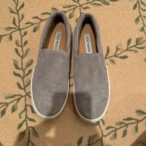 Grey Steve Madden sneakers!